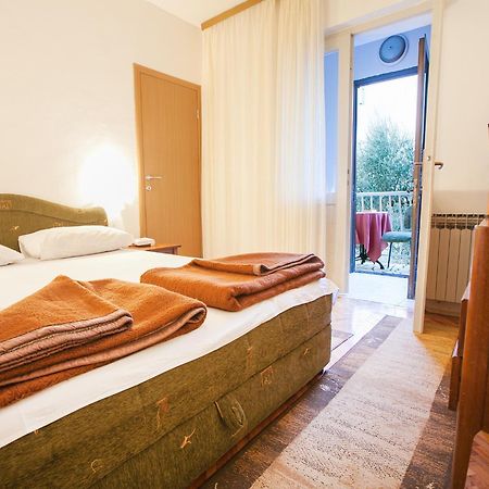 Mali Milocer Bay Accommodation Sveti Stefan Room photo
