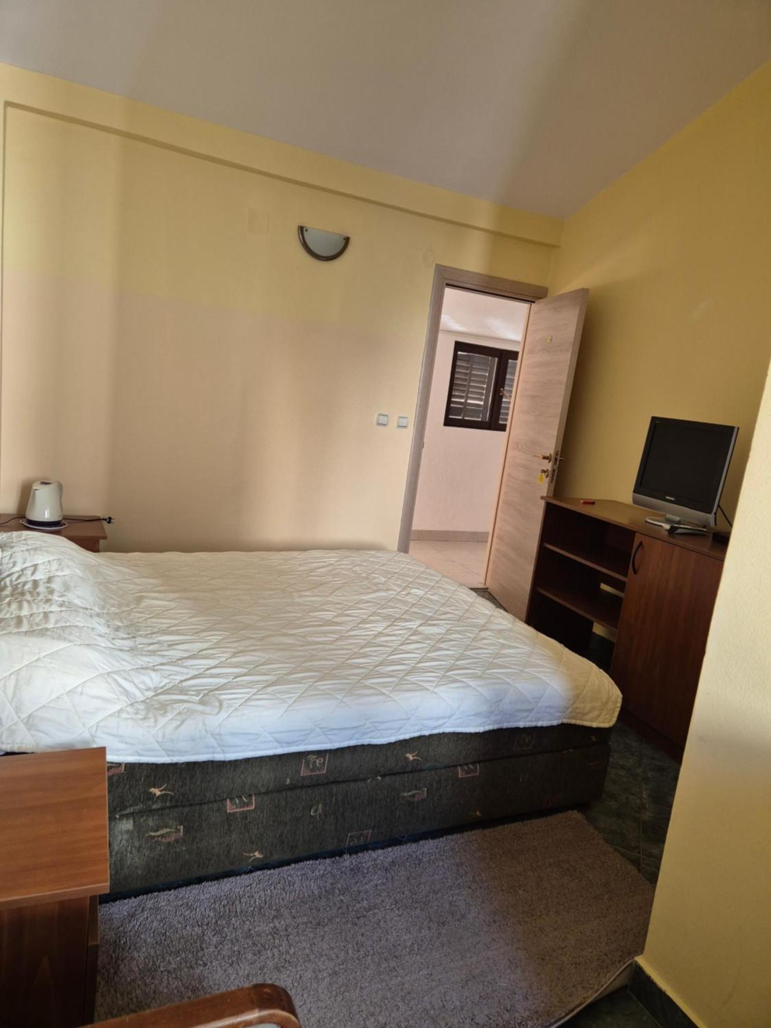 Mali Milocer Bay Accommodation Sveti Stefan Room photo