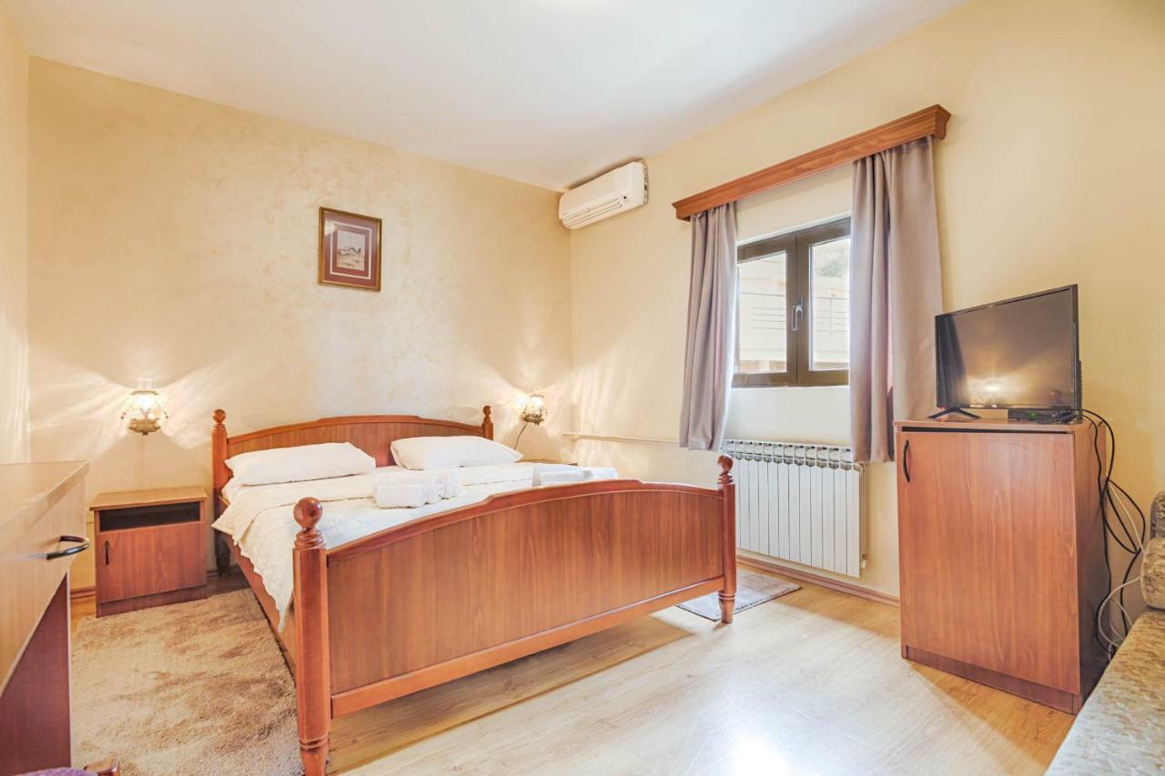 Mali Milocer Bay Accommodation Sveti Stefan Exterior photo