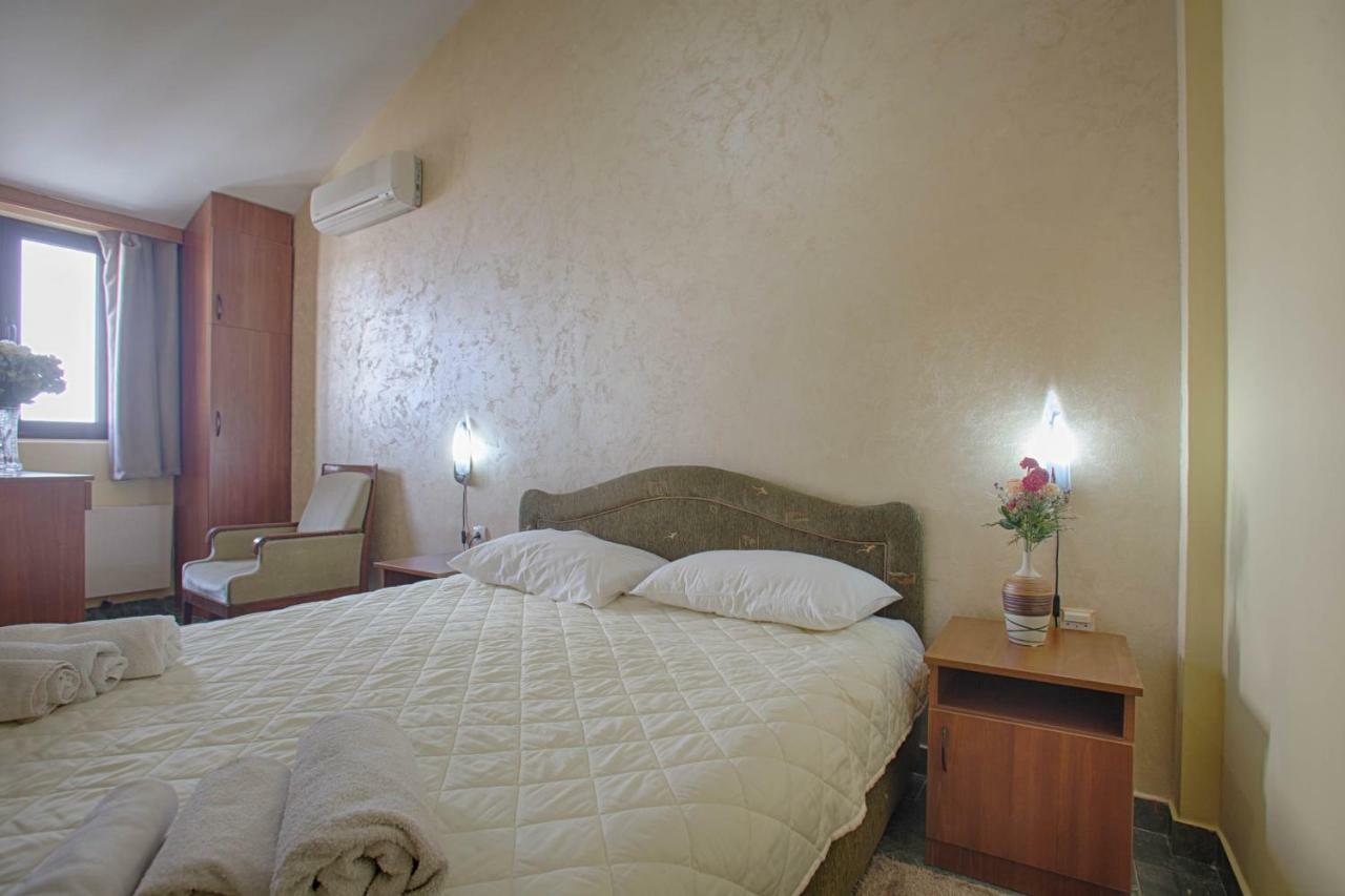 Mali Milocer Bay Accommodation Sveti Stefan Exterior photo