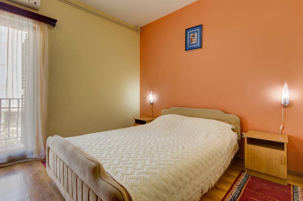 Mali Milocer Bay Accommodation Sveti Stefan Exterior photo